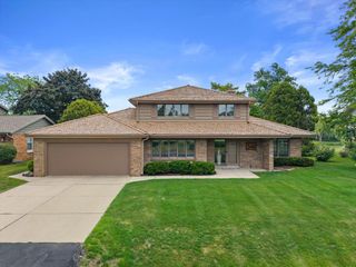 3 Shorewood COURT, Wind Point, WI 53402