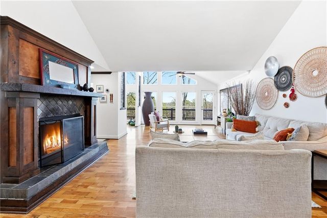 1991 Kinridge Road, Marietta, GA 30062