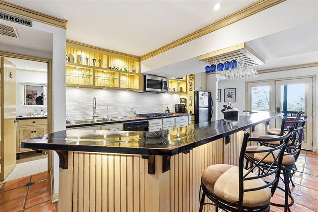 1991 Kinridge Road, Marietta, GA 30062