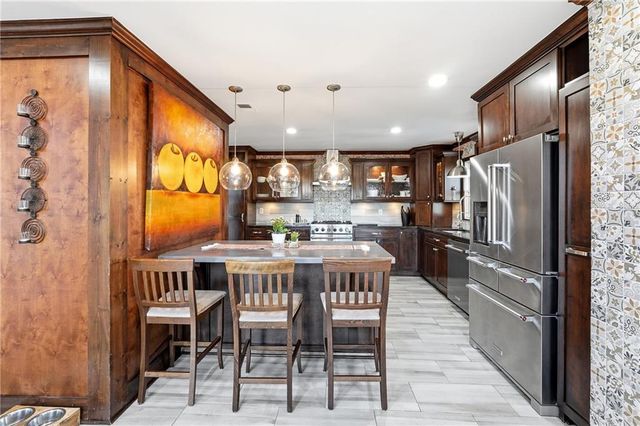 1991 Kinridge Road, Marietta, GA 30062