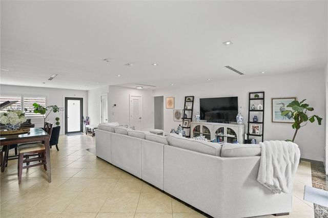 7145 SW 92nd Ct, Miami, FL 33173