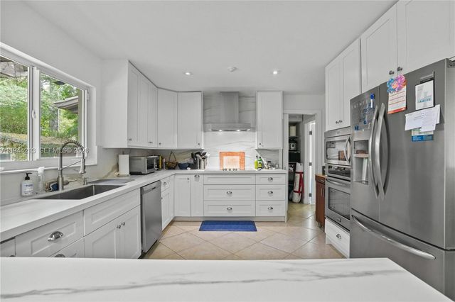 7145 SW 92nd Ct, Miami, FL 33173