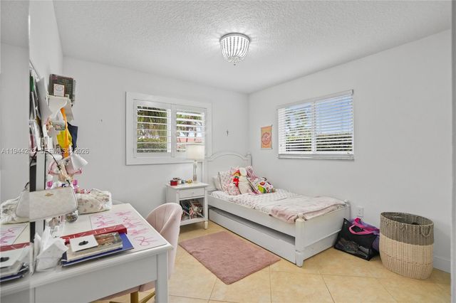 7145 SW 92nd Ct, Miami, FL 33173