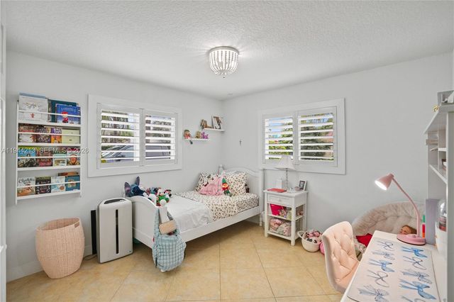 7145 SW 92nd Ct, Miami, FL 33173