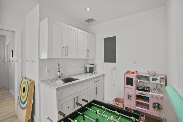 7145 SW 92nd Ct, Miami, FL 33173