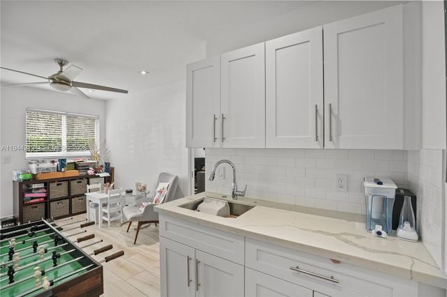 7145 SW 92nd Ct, Miami, FL 33173