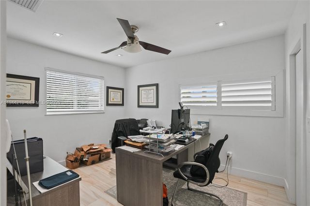 7145 SW 92nd Ct, Miami, FL 33173