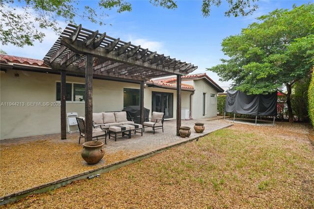 7145 SW 92nd Ct, Miami, FL 33173