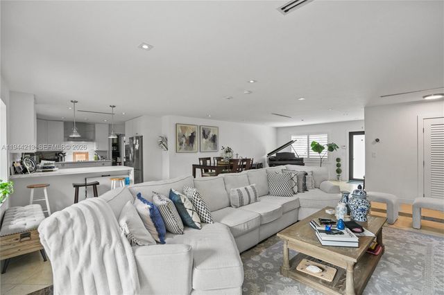 7145 SW 92nd Ct, Miami, FL 33173