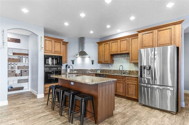 7922 Los Palmas Drive, Oak Hills, CA 92344