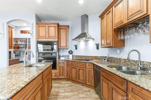 7922 Los Palmas Drive, Oak Hills, CA 92344