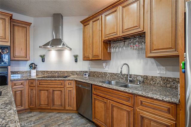 7922 Los Palmas Drive, Oak Hills, CA 92344