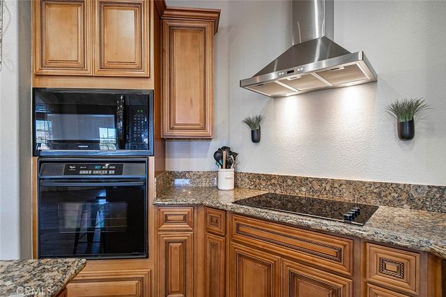 7922 Los Palmas Drive, Oak Hills, CA 92344