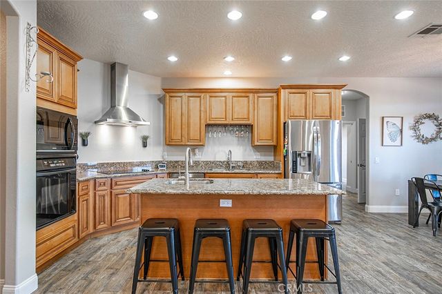 7922 Los Palmas Drive, Oak Hills, CA 92344