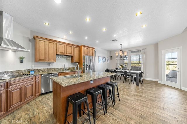 7922 Los Palmas Drive, Oak Hills, CA 92344