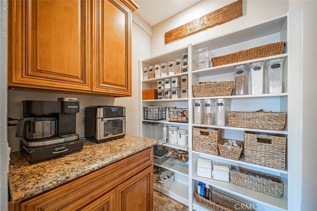 7922 Los Palmas Drive, Oak Hills, CA 92344