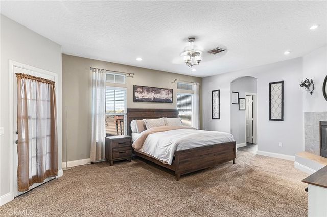 7922 Los Palmas Drive, Oak Hills, CA 92344