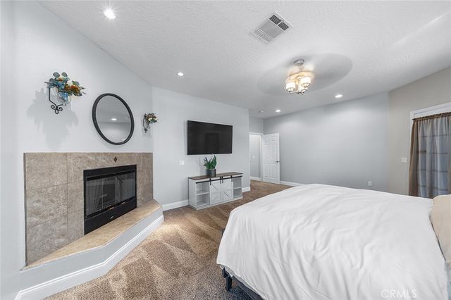 7922 Los Palmas Drive, Oak Hills, CA 92344