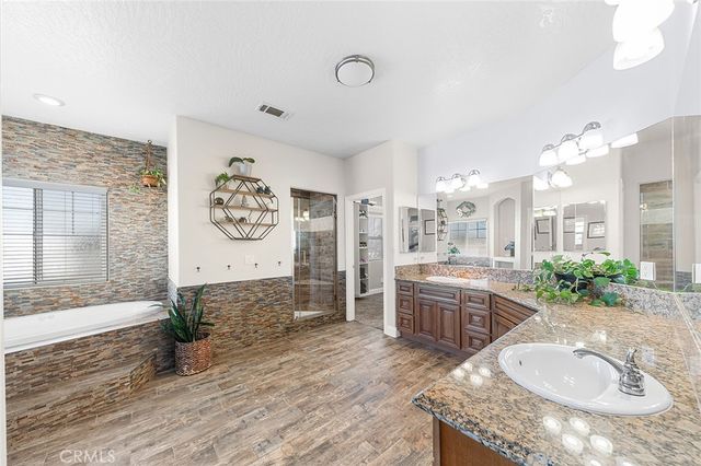 7922 Los Palmas Drive, Oak Hills, CA 92344