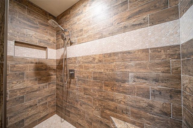 7922 Los Palmas Drive, Oak Hills, CA 92344