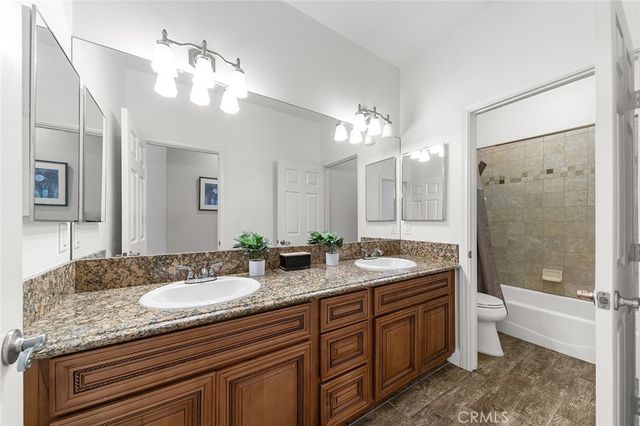 7922 Los Palmas Drive, Oak Hills, CA 92344