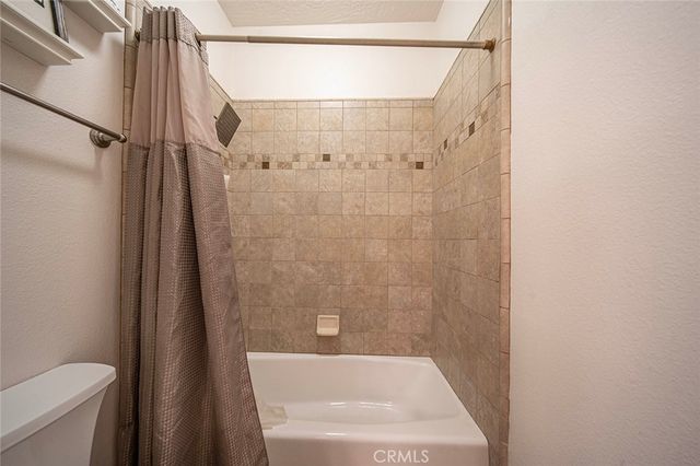 7922 Los Palmas Drive, Oak Hills, CA 92344