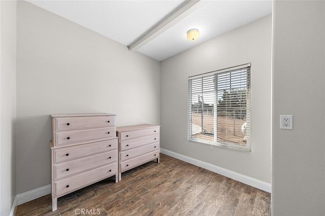 7922 Los Palmas Drive, Oak Hills, CA 92344