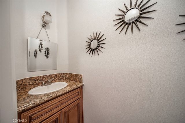 7922 Los Palmas Drive, Oak Hills, CA 92344