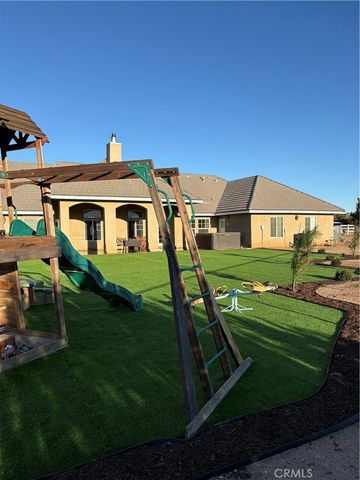 7922 Los Palmas Drive, Oak Hills, CA 92344