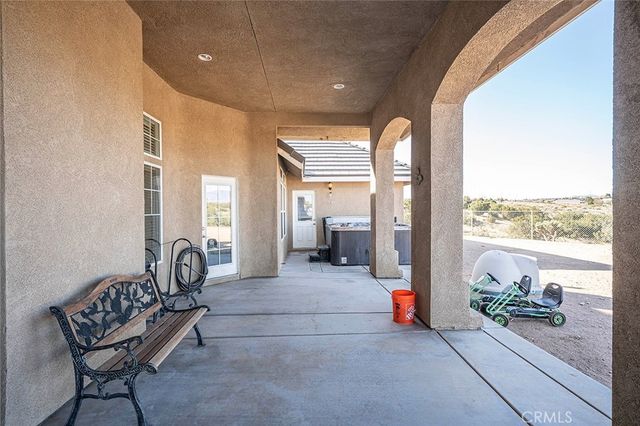 7922 Los Palmas Drive, Oak Hills, CA 92344