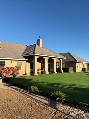 7922 Los Palmas Drive, Oak Hills, CA 92344