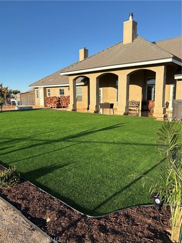 7922 Los Palmas Drive, Oak Hills, CA 92344