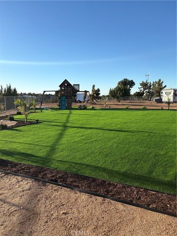 7922 Los Palmas Drive, Oak Hills, CA 92344