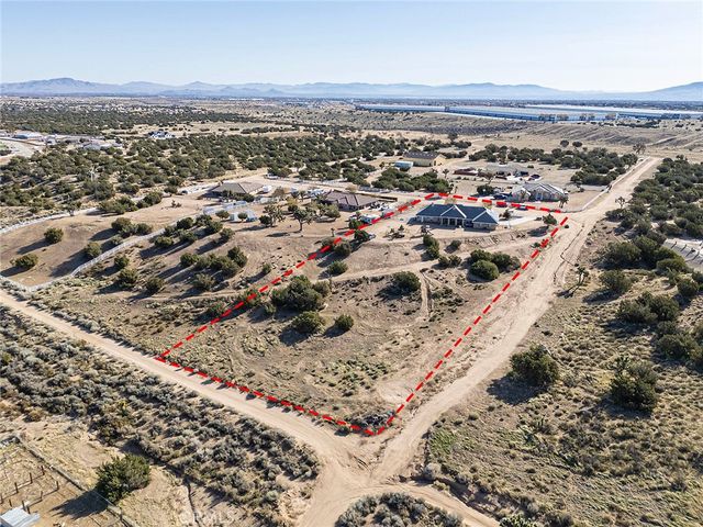 7922 Los Palmas Drive, Oak Hills, CA 92344