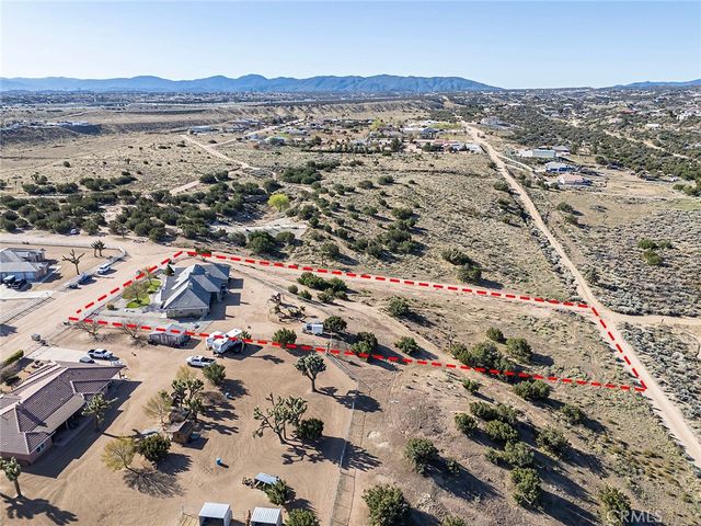 7922 Los Palmas Drive, Oak Hills, CA 92344