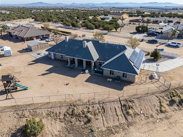 7922 Los Palmas Drive, Oak Hills, CA 92344