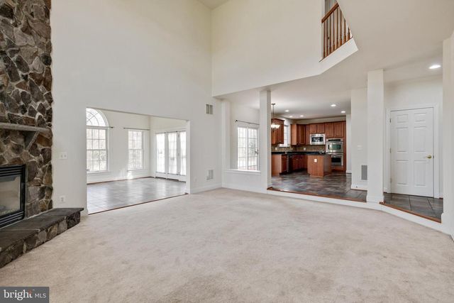 19237 POTOMAC CREST DR, Triangle, VA 22172