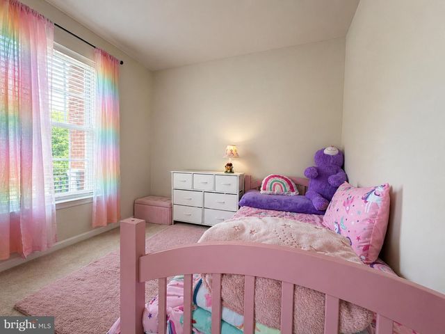 19237 POTOMAC CREST DR, Triangle, VA 22172