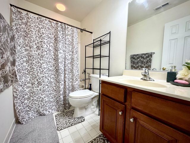 19237 POTOMAC CREST DR, Triangle, VA 22172