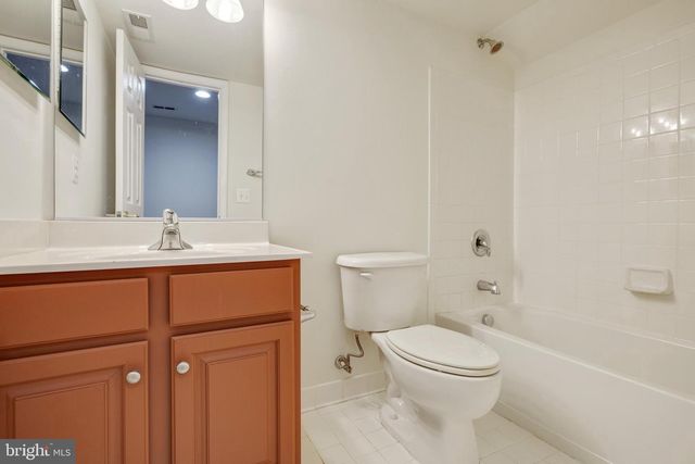 19237 POTOMAC CREST DR, Triangle, VA 22172