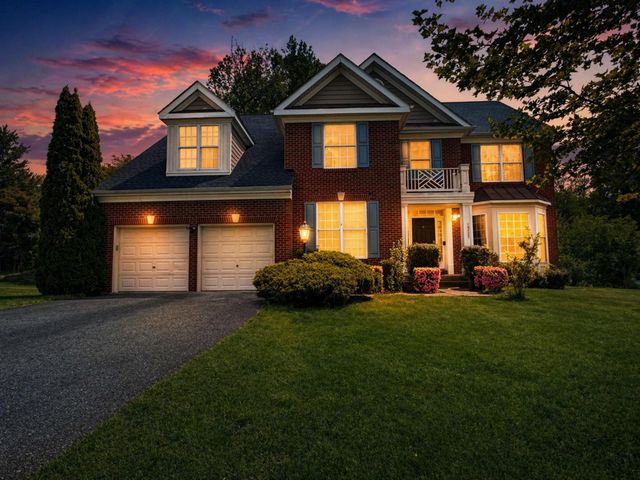 19237 POTOMAC CREST DR, Triangle, VA 22172