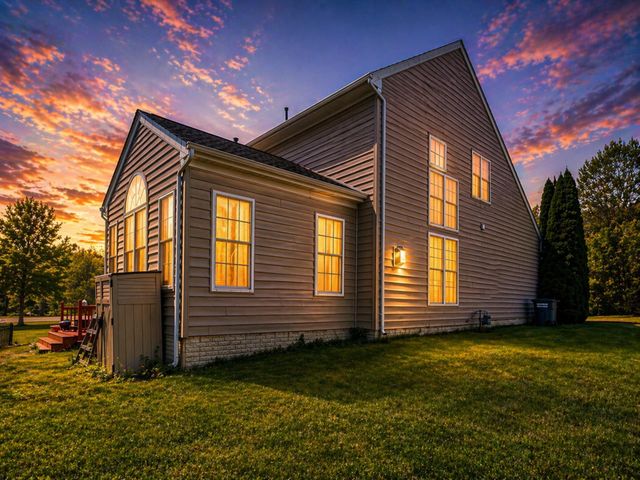 19237 POTOMAC CREST DR, Triangle, VA 22172