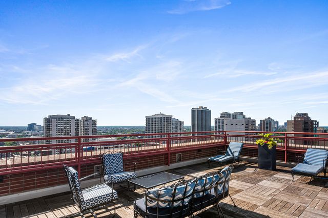 1325 N State Parkway 6D, Chicago, IL 60610