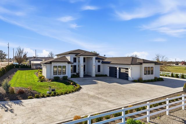 320 W Homedale, Caldwell, ID 83607