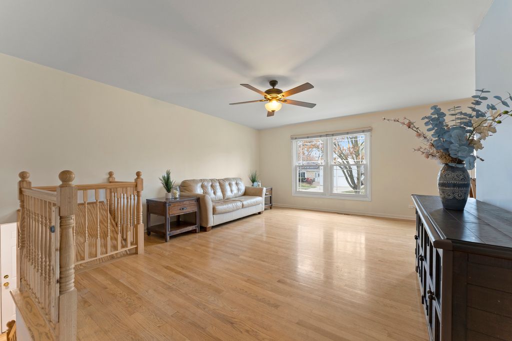 309 Plymouth Lane NW, Bloomingdale, IL 60108 — photo 3
