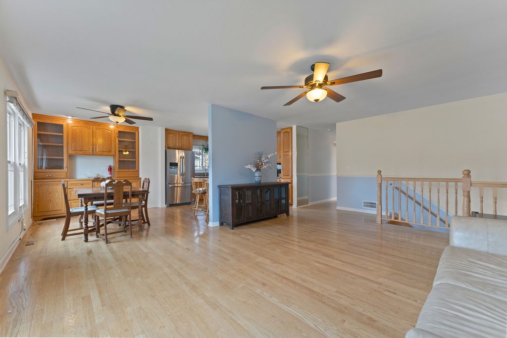 309 Plymouth Lane NW, Bloomingdale, IL 60108 — photo 4