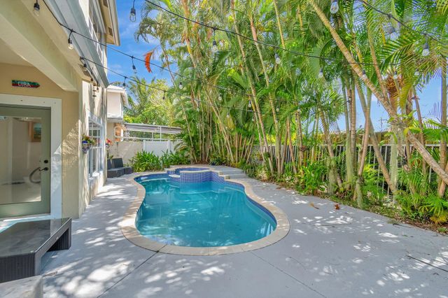 6788 Hendry Drive, Lake Worth, FL 33463