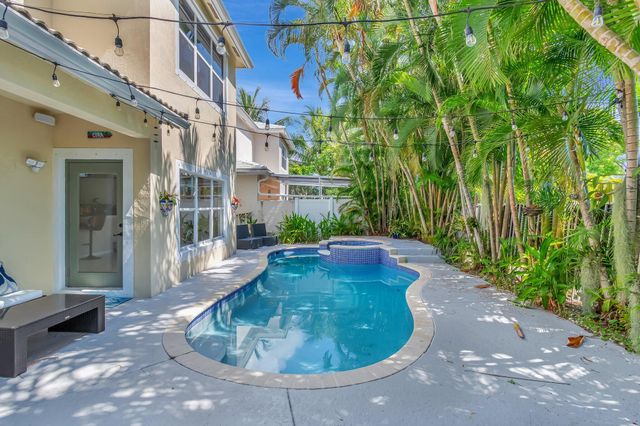 6788 Hendry Drive, Lake Worth, FL 33463
