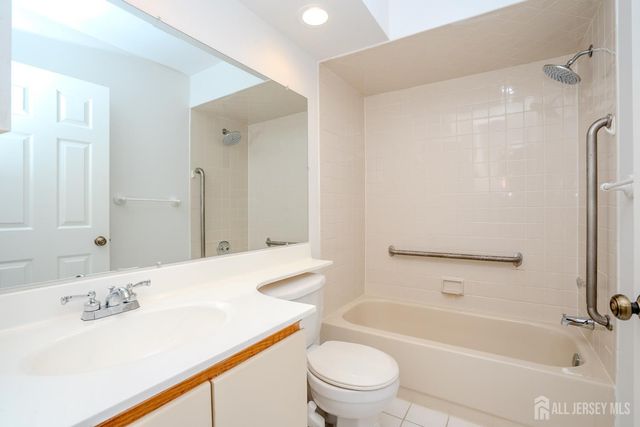 250 Crosspointe Drive, East Brunswick, NJ 08816