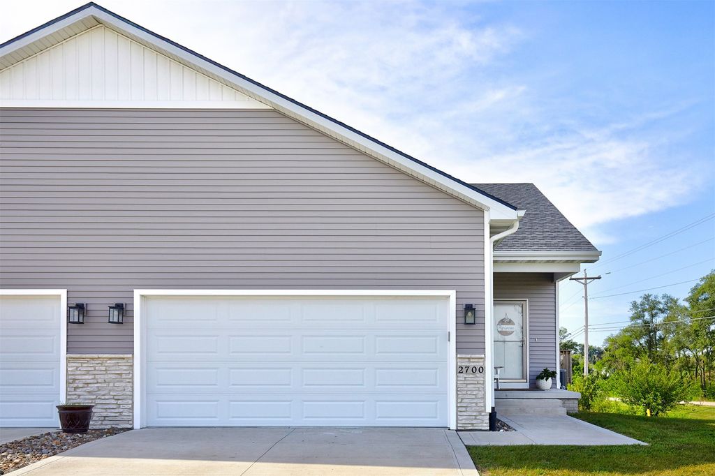 2700 Yordi Drive, Norwalk, IA 50211